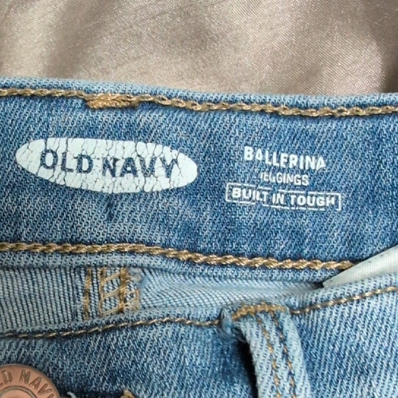 Old Navy Distressed Light Blue Jeggings - Picture 5 of 7